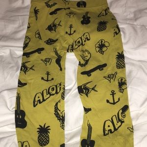 Little Chiefs of Hawaii 2-3 years leggings 3/$10